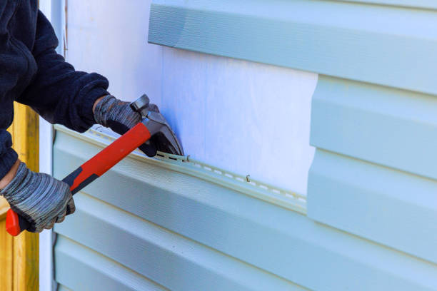 Reliable Wood Siding contractor in Hillsboro, IL by Squared Siding